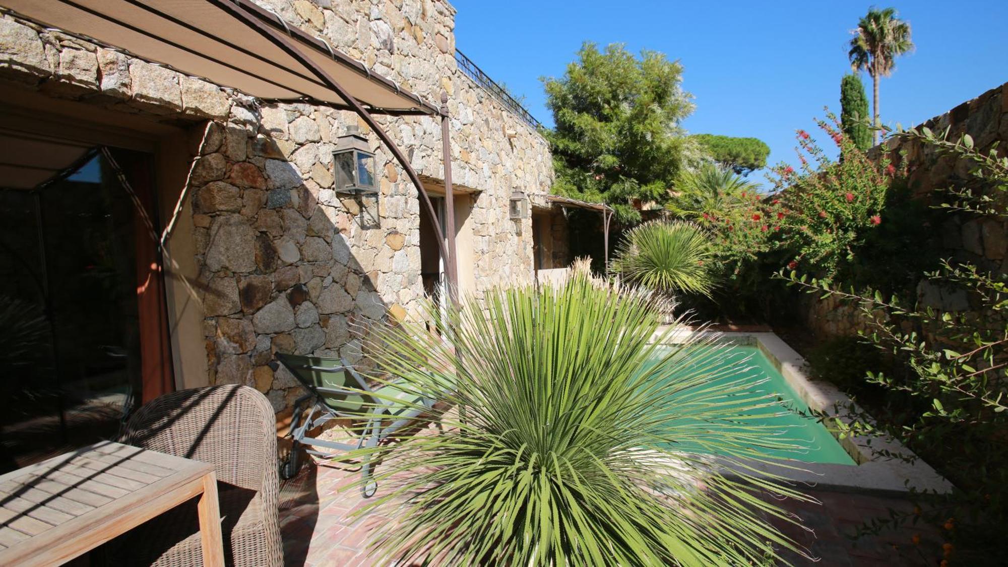 La Signoria Hotell Calvi  Rum bild