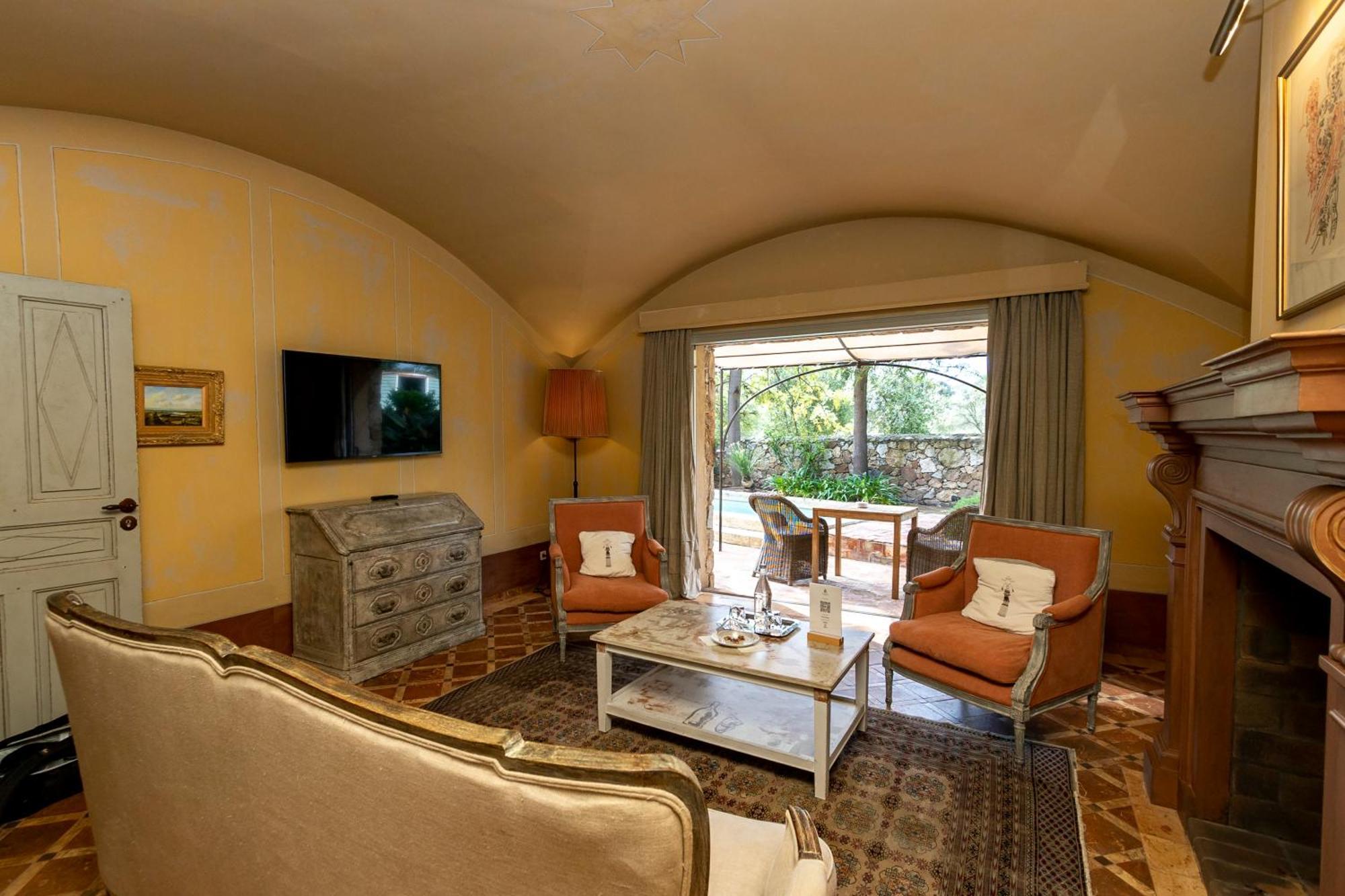 La Signoria Hotell Calvi  Exteriör bild